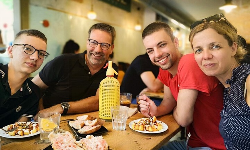 Image 5: Tour privado de comida y bebida gourmet - Barrio Gótico y Mercados