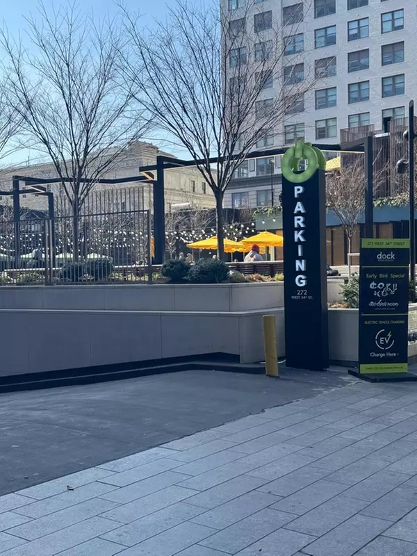 Parking at Dock Parking - Penn 1 Garage LLC