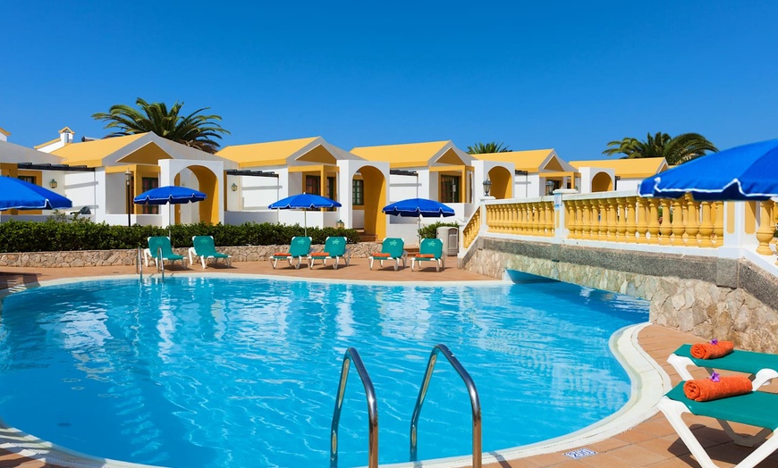 Image 2: ✈ FUERTEVENTURA | Caleta de Fuste - Caleta Dorada 3*, 4 nights - Al...