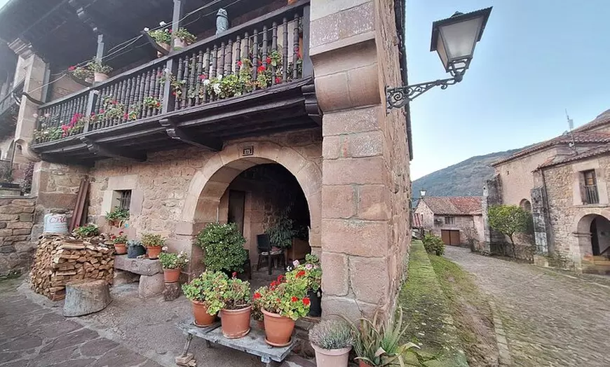 Image 1: Tour Barcena Mayor y Carmona desde Santander Grupos Reducidos