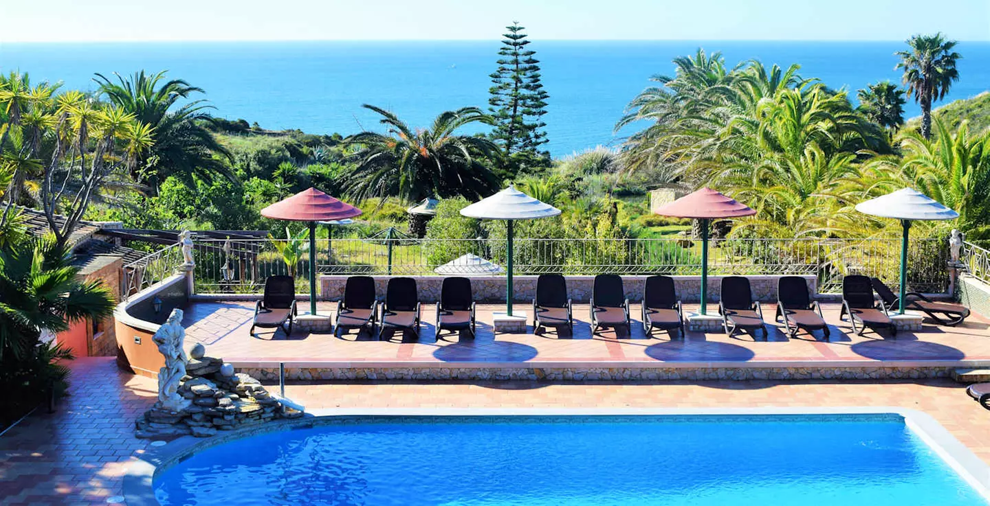 ✈ ALGARVE | Lagos - Quinta do Mar - Country & Sea Village 3*, 3 nachten - Buitenzwembad - Primary Image