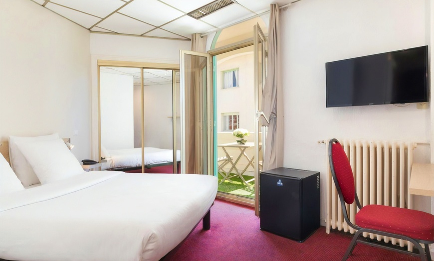 Image 4: ✈ CÔTE D'AZUR | Nice - Hotel Locarno 3* - Centre ville