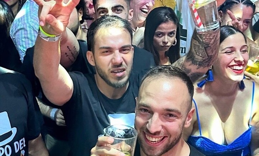 Image 32: Pubcrawl de Halloween en Madrid – Barra libre, chupitos y entrada V...