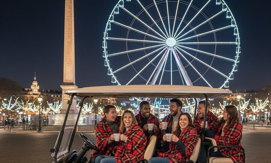 Image 4: Visite des Lumières de Noël de Paris en GolfCart : Expérience Privée
