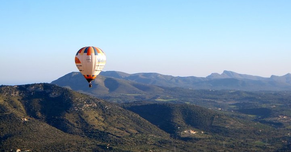 Vuelo en globo aerostático al atardecer en Palma de Mallorca