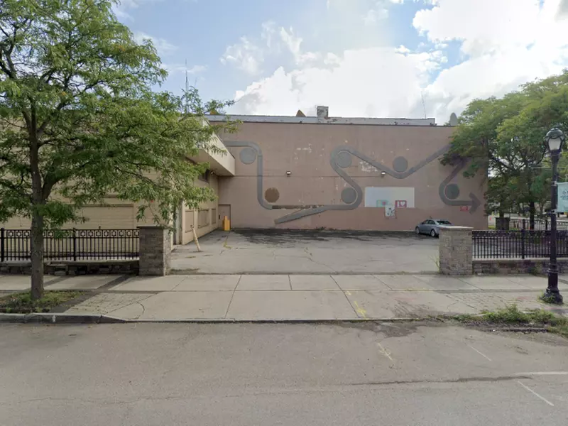 Parking at 310 Niagara St. Lot - P8031
