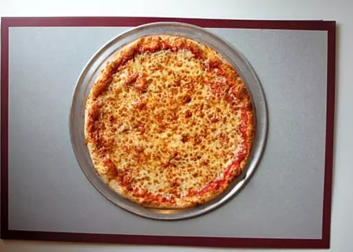 5% Cash Back at Raya's Pizzeria