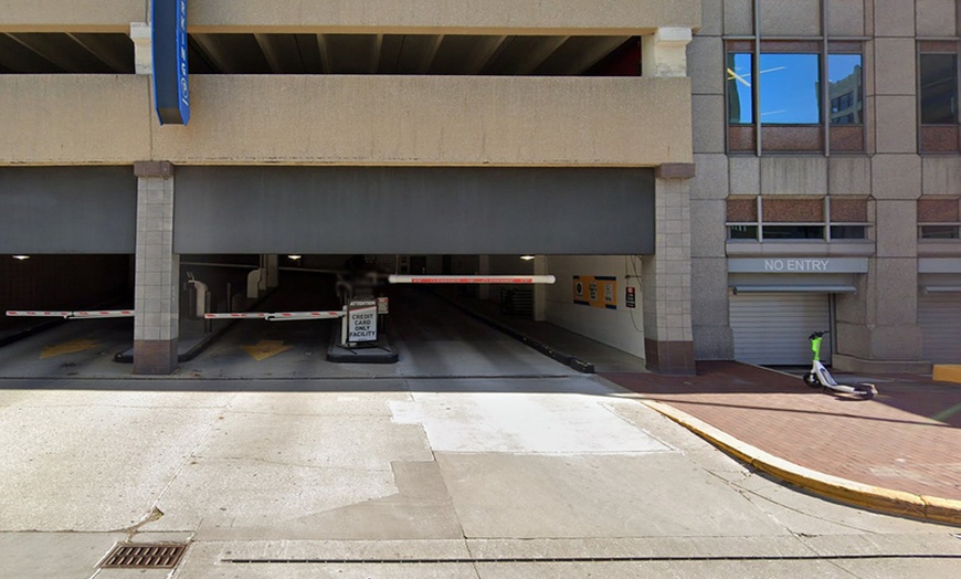 Image 3: Parking at Market Tower Garage
