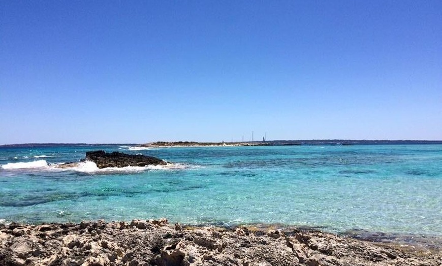 Image 10: Excursión y ruta en Velero a Formentera