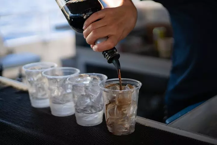 From Ma'alaea Harbor: Sunset Dinner Cruise Aboard the Quicksilver