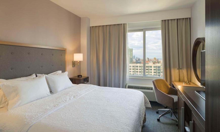Image 2: ✈ ETATS-UNIS | New York City - Hampton Inn Manhattan Times Square S...