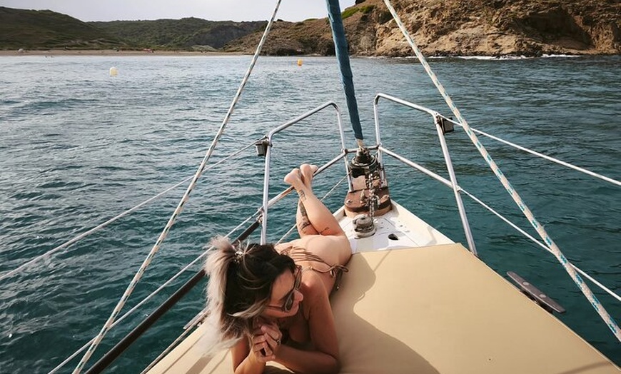 Image 6: Excursión privada a vela por Menorca desde Cala Galdana