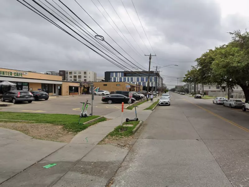 Parking at 1914 E. 6th St. Lot - P3082