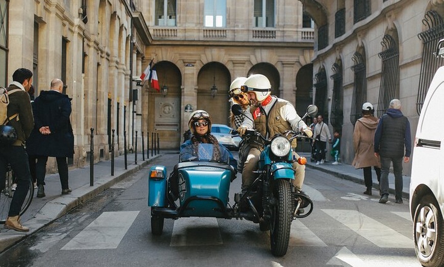 Image 1: Visite guidée privée de 1 heure à 7 heures en side-car d'époque