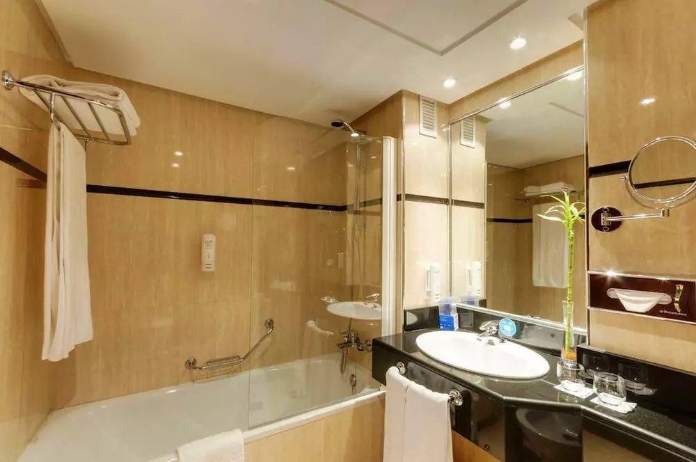 ✈ HISZPANIA | Madryt - Senator Barajas Hotel 4*, 2 nocy - City break