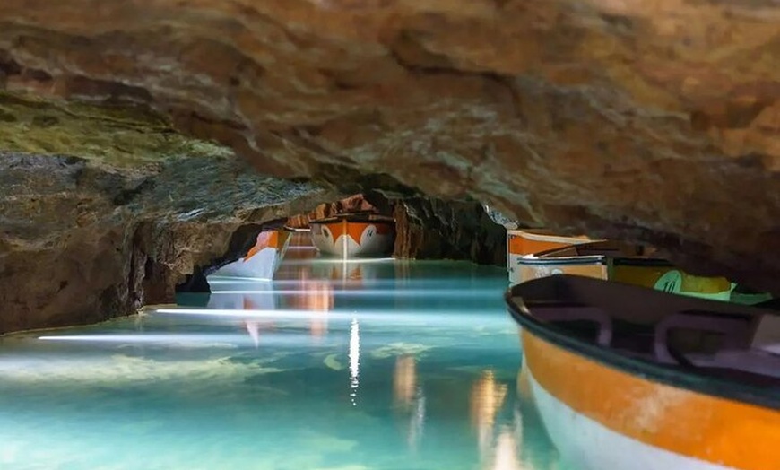 Image 9: Desde Valencia Paseo en Barca por las Cuevas de Sant Josep.