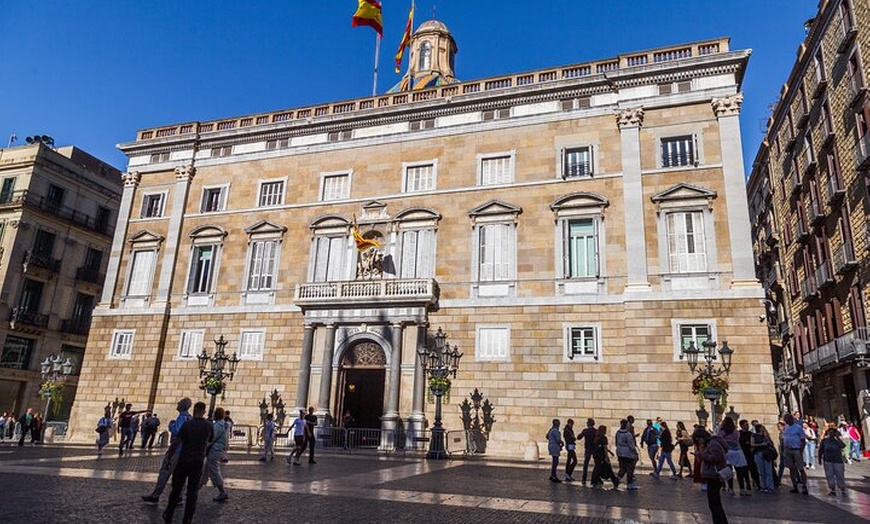 Image 8: Tour gótico y El Born en grupo pequeño por el casco antiguo de Barc...