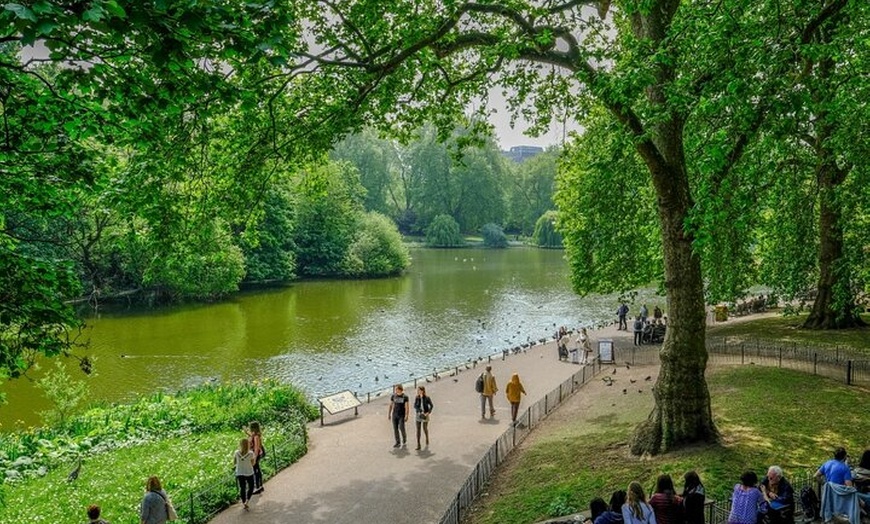 Image 2: Sunday City Hike London - with Borough Market Lunchbreak & Pub
