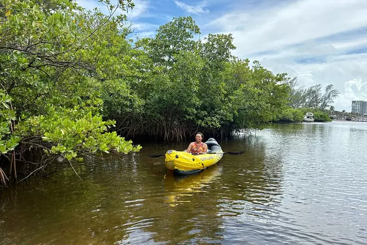 Fort Lauderdale: Kayak/SUP on Mangroves w/ Snacks & Drinks