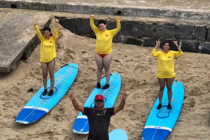 Semi-Private Surfing Lesson in Waikiki, Oahu