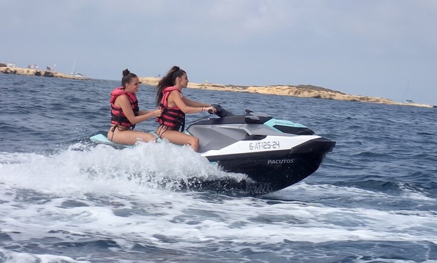 Image 5: Alquiler de Motos de Agua en Alicante para Explorar la Costa