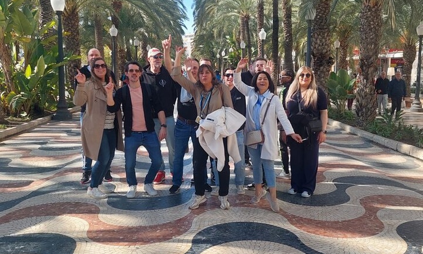 Image 3: Tour a pie por Alicante : 12 joyas ocultas con un guía local