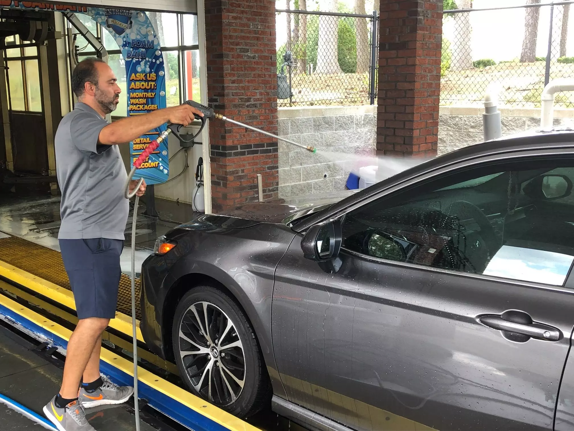 $16 For An Extreme Shine Wash - Full Service (Reg. $32).