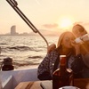 Image 14: Barcelona Sunset Private Sailing con barra libre y aperitivos