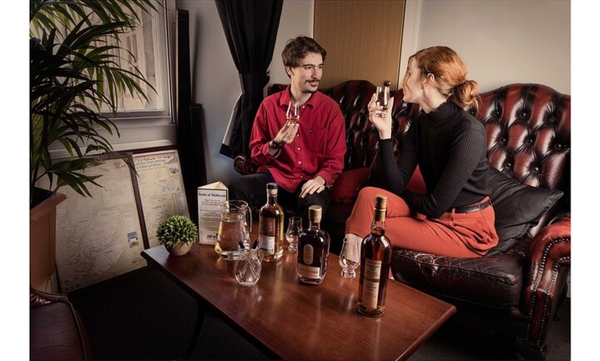 Image 3: Whisky tasting experience