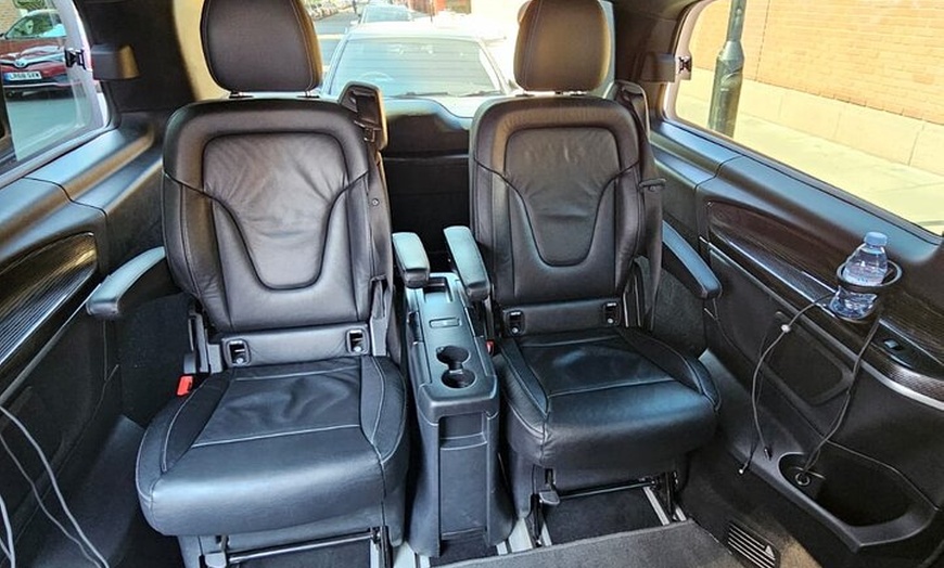 Image 9: London to Portsmouth Port Transfer