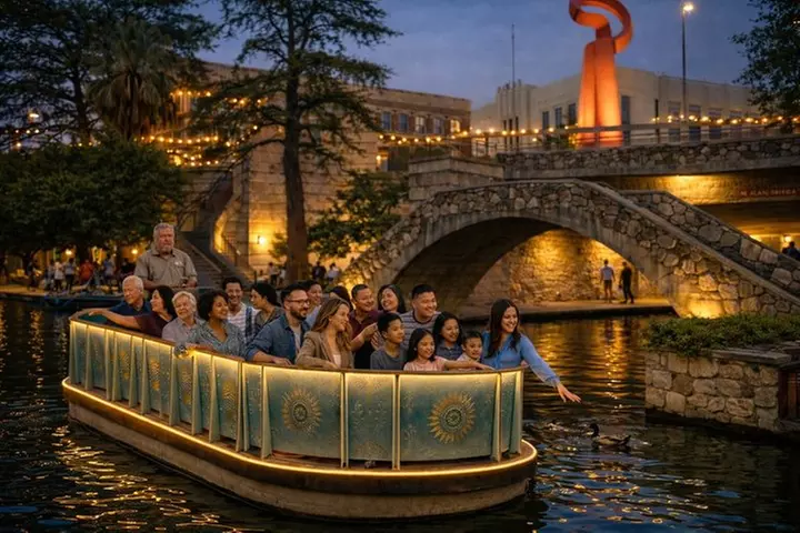 San Antonio Premium Night Driving Tour with Riverwalk Boat Cruise
