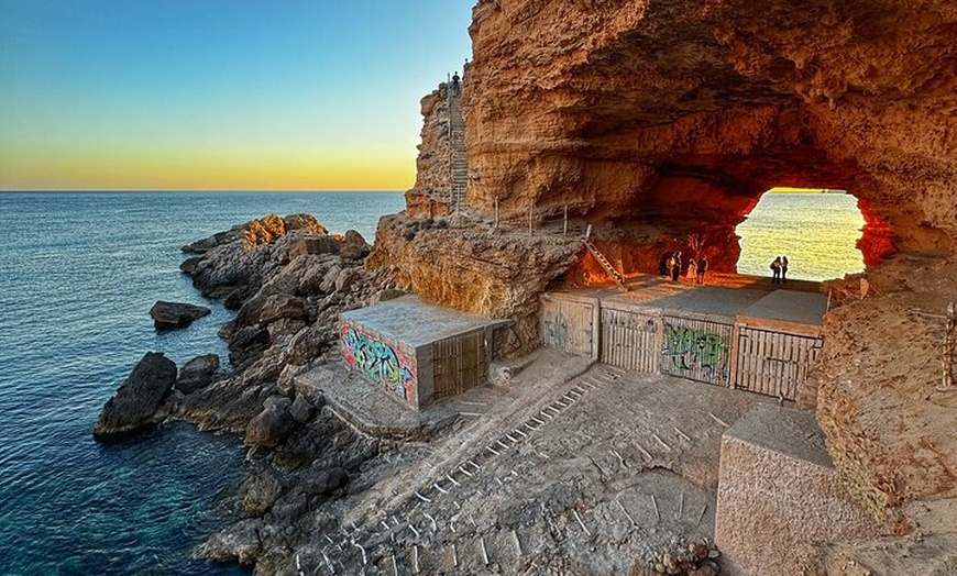 Image 2: Ibiza - Secret Spots Tour en 4X4 en Land Rover Defender