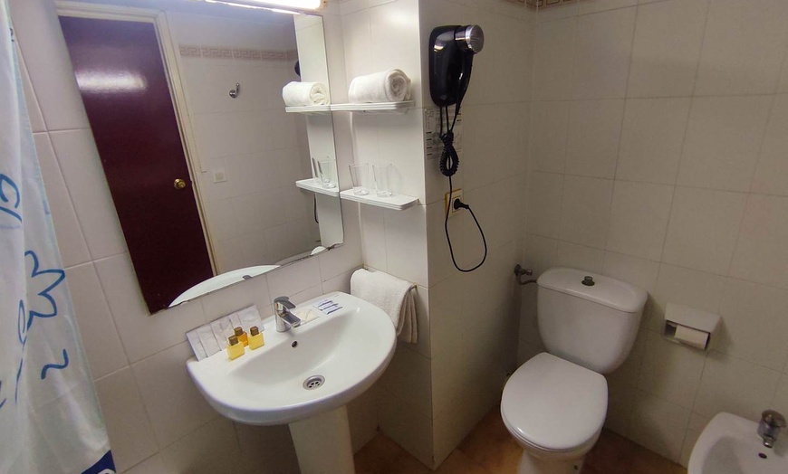 Image 4: ✈ COSTA BRAVA | Lloret de Mar - Hotel Samba 3* - Piscines