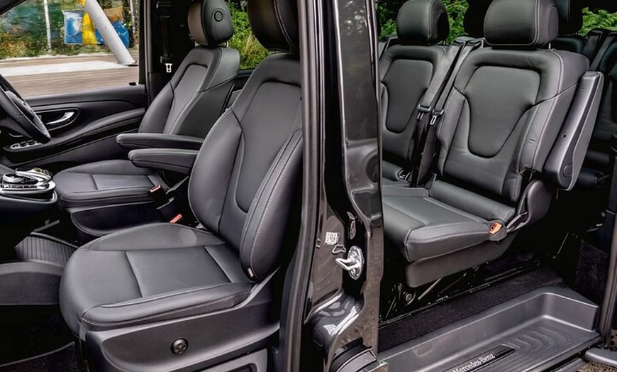 Image 3: Traslado privado desde el aeropuerto de Barcelona Puerto de crucero...