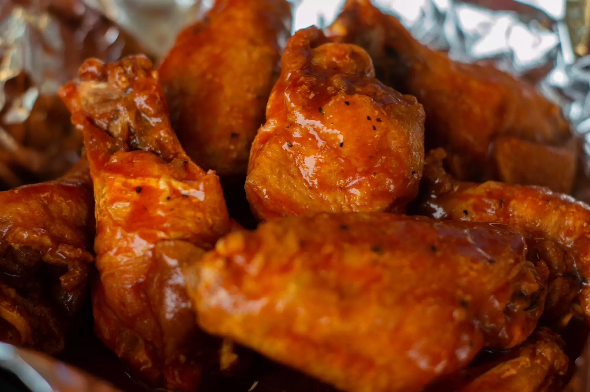 $18.50 For 1 Large Cheese Pizza & 1 Dozen Boneless Wings (Reg.$37)