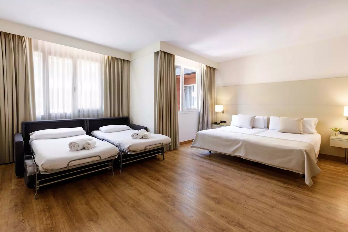 ✈ SPANIEN | Barcelona - Mariano Cubi Aparthotel Barcelona 4*, 2 Näc...