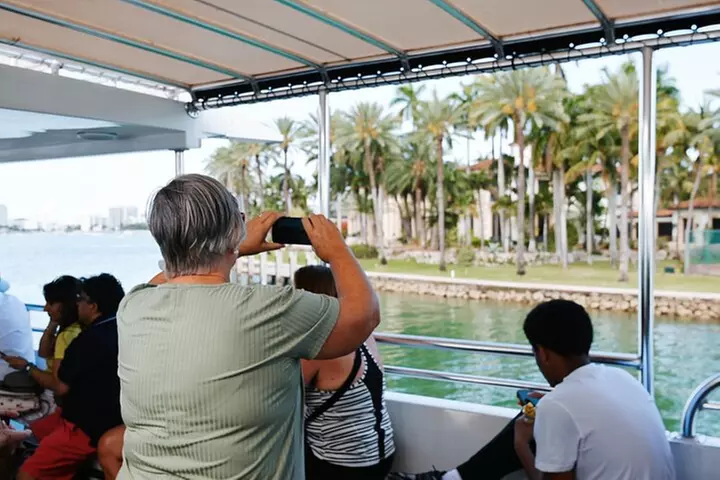 Miami Skyline & Star Island 90 Minute Cruise