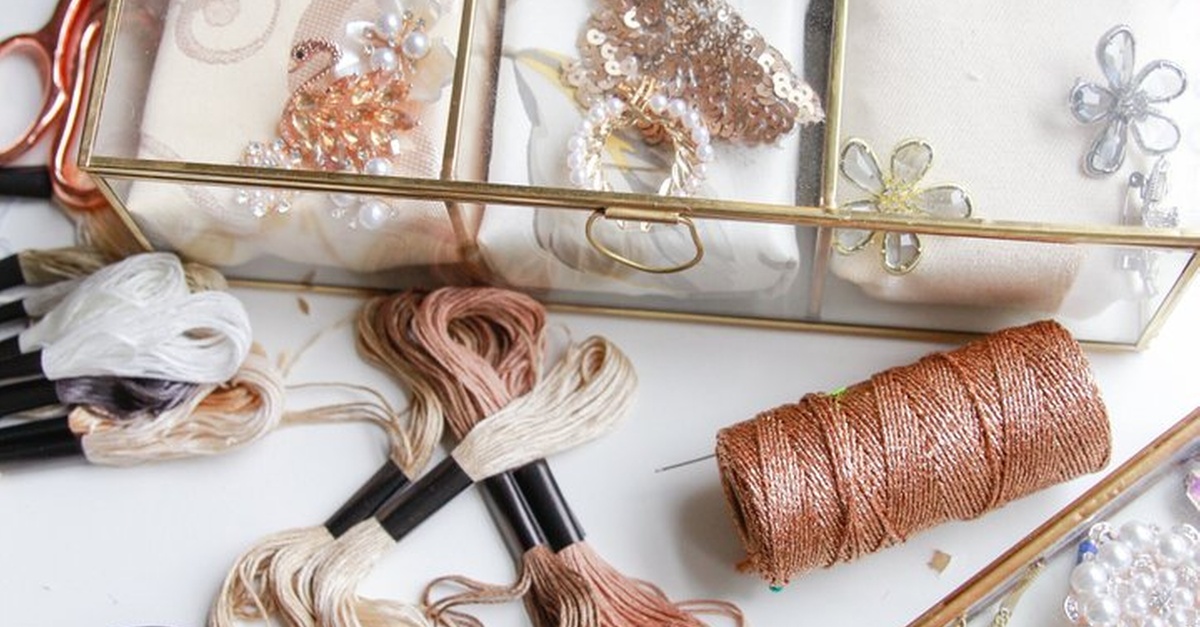 Taller de rediseño de prendas con bordado y beadwork en Barcelona