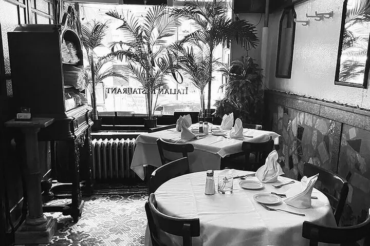 True Crime NYC: Mafia Walk w/Ret. NYPD Detective and Local Food