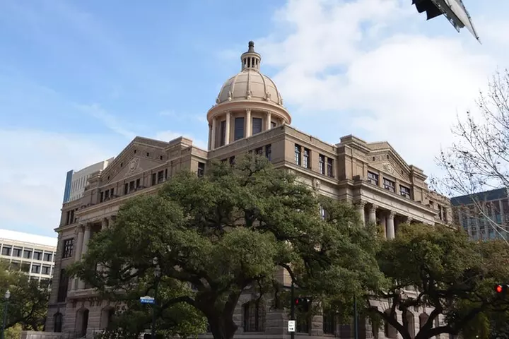 Houston Downtown Food Tour with 6 Tastings of Tradition & Fusion