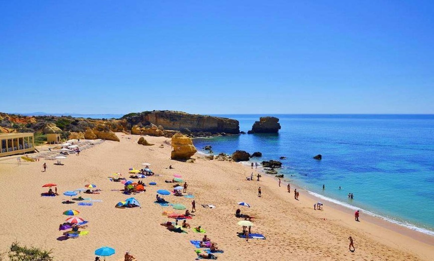 Image 5: ✈ ALGARVE | Albufeira - São Rafael Suites 5* - Piscine extérieure