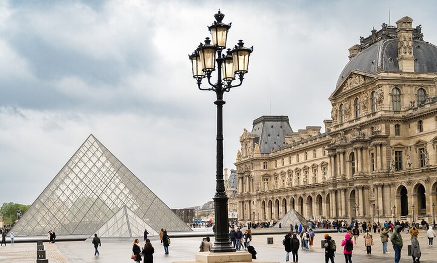 Image 2: Paris Un jour à ne pas oublier avec la prise en charge à l'hôtel