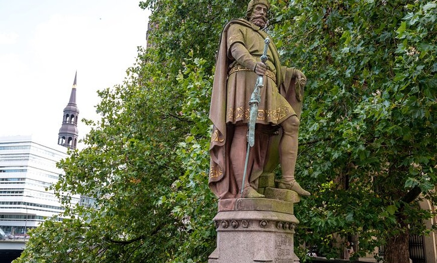 Image 12: Hamburg Historische Altstadt und 2. Weltkrieg Rundgang in Kleingruppe