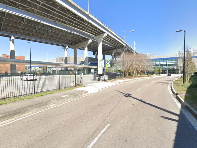 Parking at Garden District Parking Lot - Primary Image