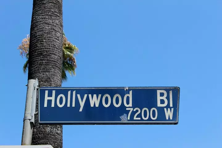 All Hollywood Landmarks on Electric Bike Tour