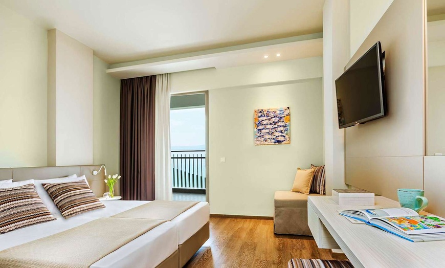 Image 4: ✈ THESSALONIKI UND UMGEBUNG | Kalithea - Ammon Zeus Luxury Beach Ho...