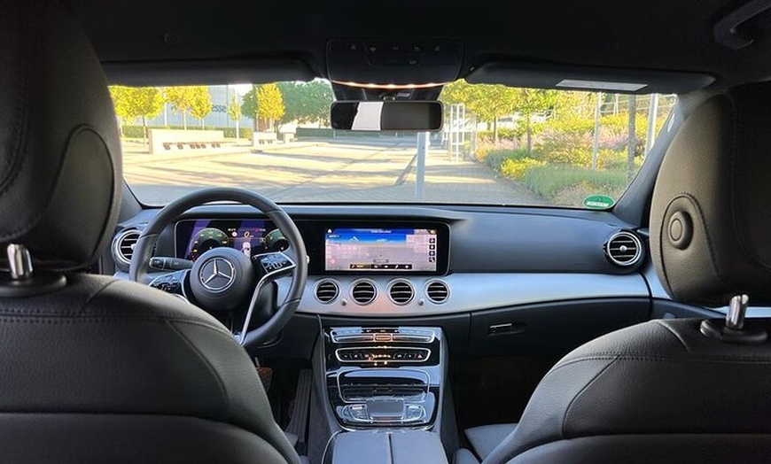 Image 3: Privater Limousinentransfer vom Flughafen Köln nach Köln-Stadt