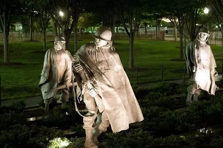 DC Monuments Small Group Guided Night Tour 3 Hours