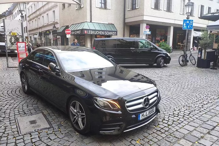 München Privater Flughafentransfer mit klimatisiertem Fahrzeug - Image 6