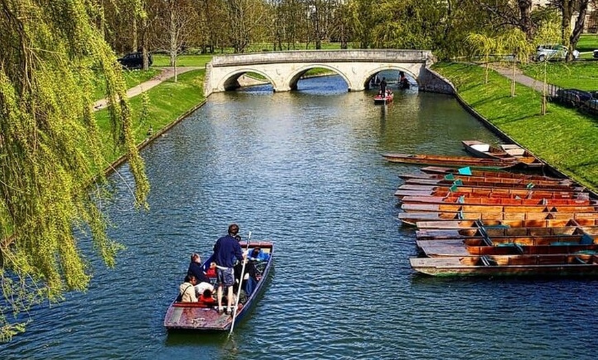 Image 5: Private Car Tour of the University of Cambridge and Oxford